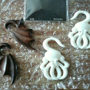 Bundle of 2, Hanging 4 Gauge Earrings